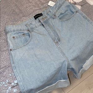 NEW pretty little thing high waisted shorts. US 6